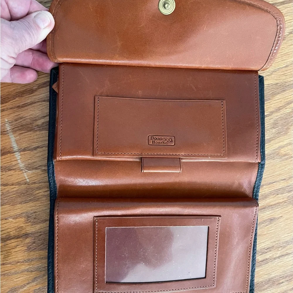 SOLD!!    Rare Find Dooney & Bourke Navy and  Brown Leather Pebble Grain - Picture 5 of 6
